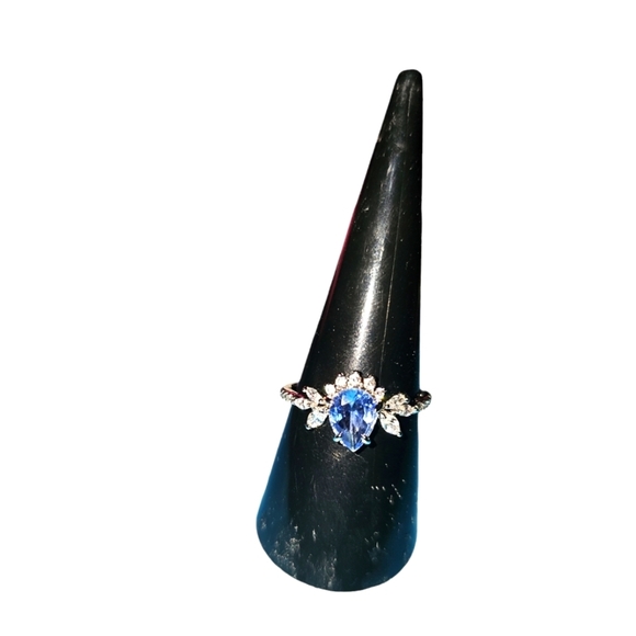 Ring Bomb Party Sz 8 Sapphire Blue Teardrop Center W Rhodium P Band - Picture 3 of 3